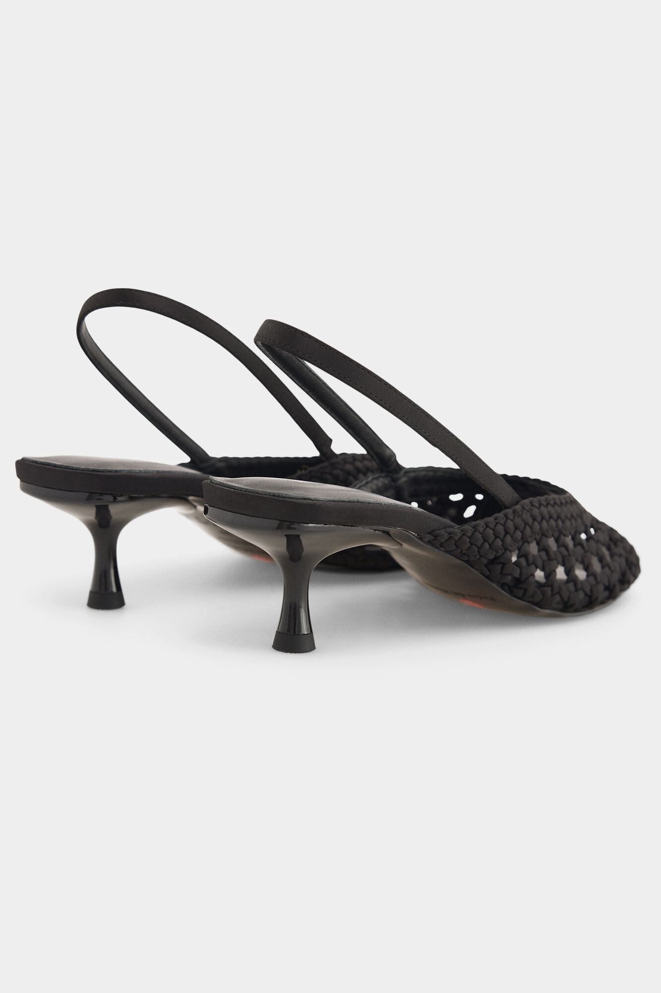 Pedro del Hierro Sandalia trenzada negra Negro