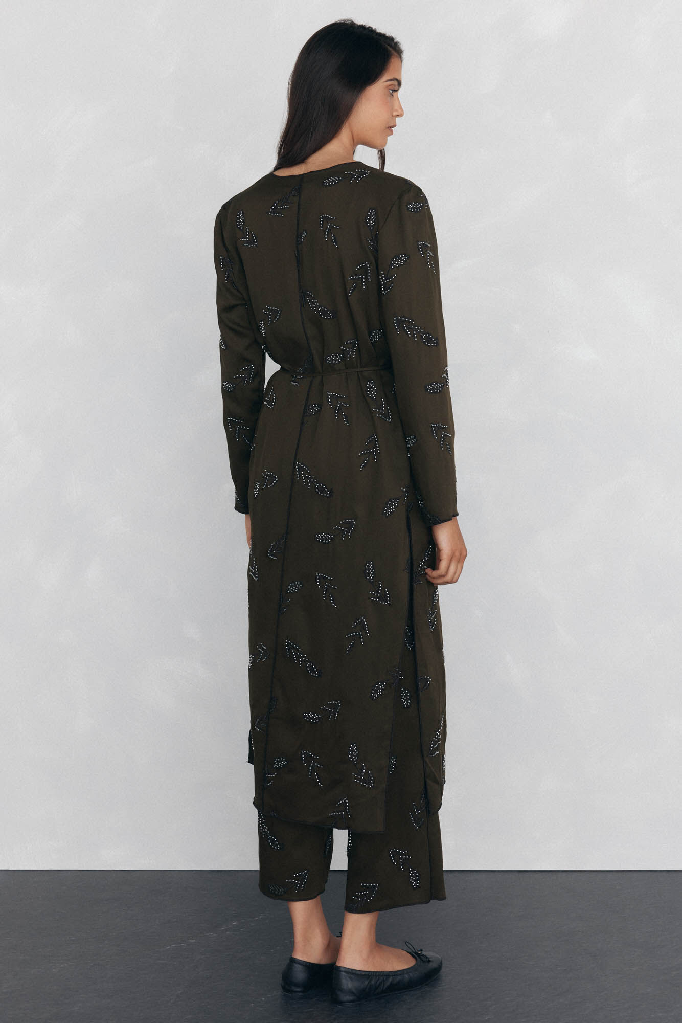 Pedro del Hierro Chaleco largo bordado Marr&oacute;n