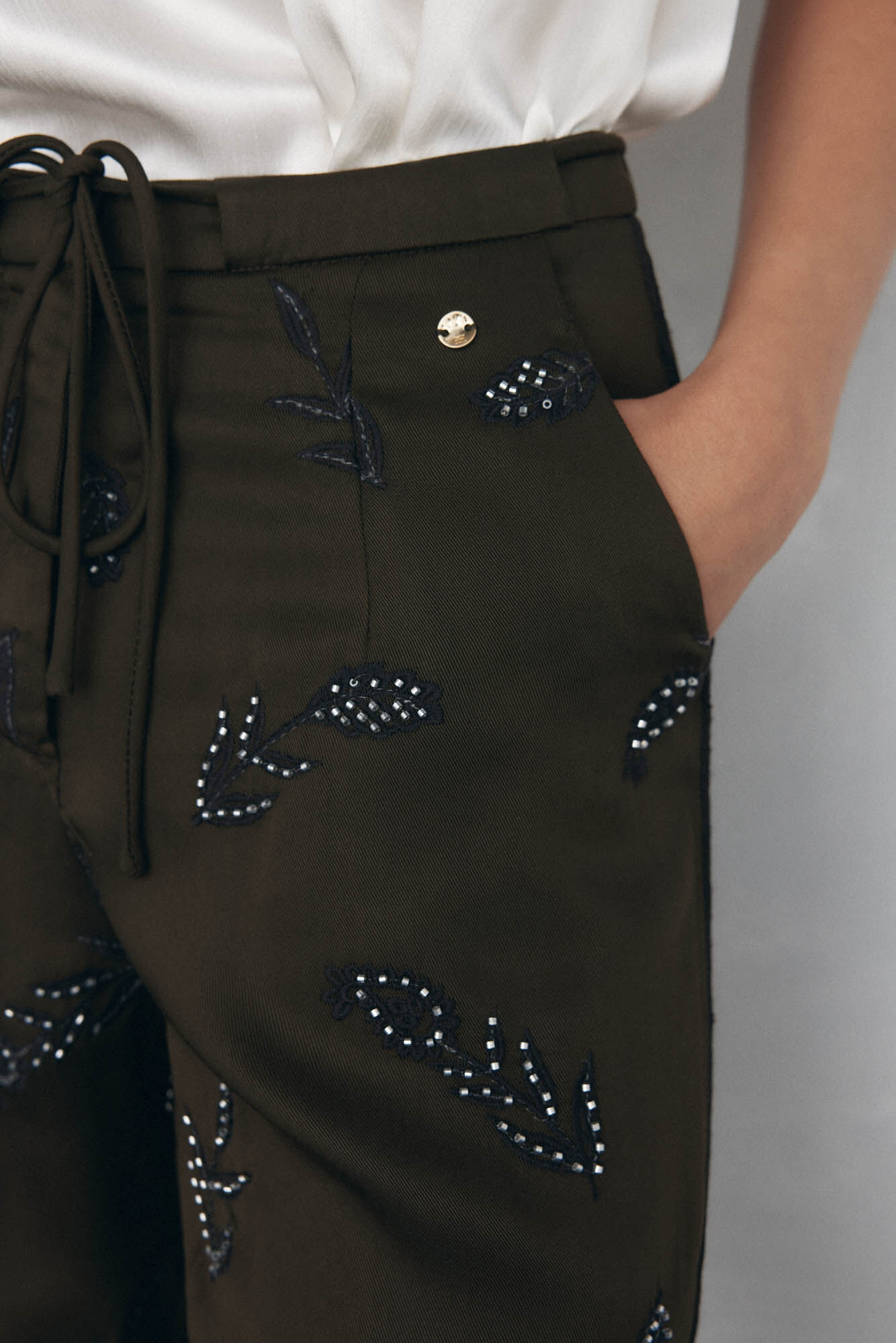 Pedro del Hierro Pantal&oacute;n recto bordado Marr&oacute;n