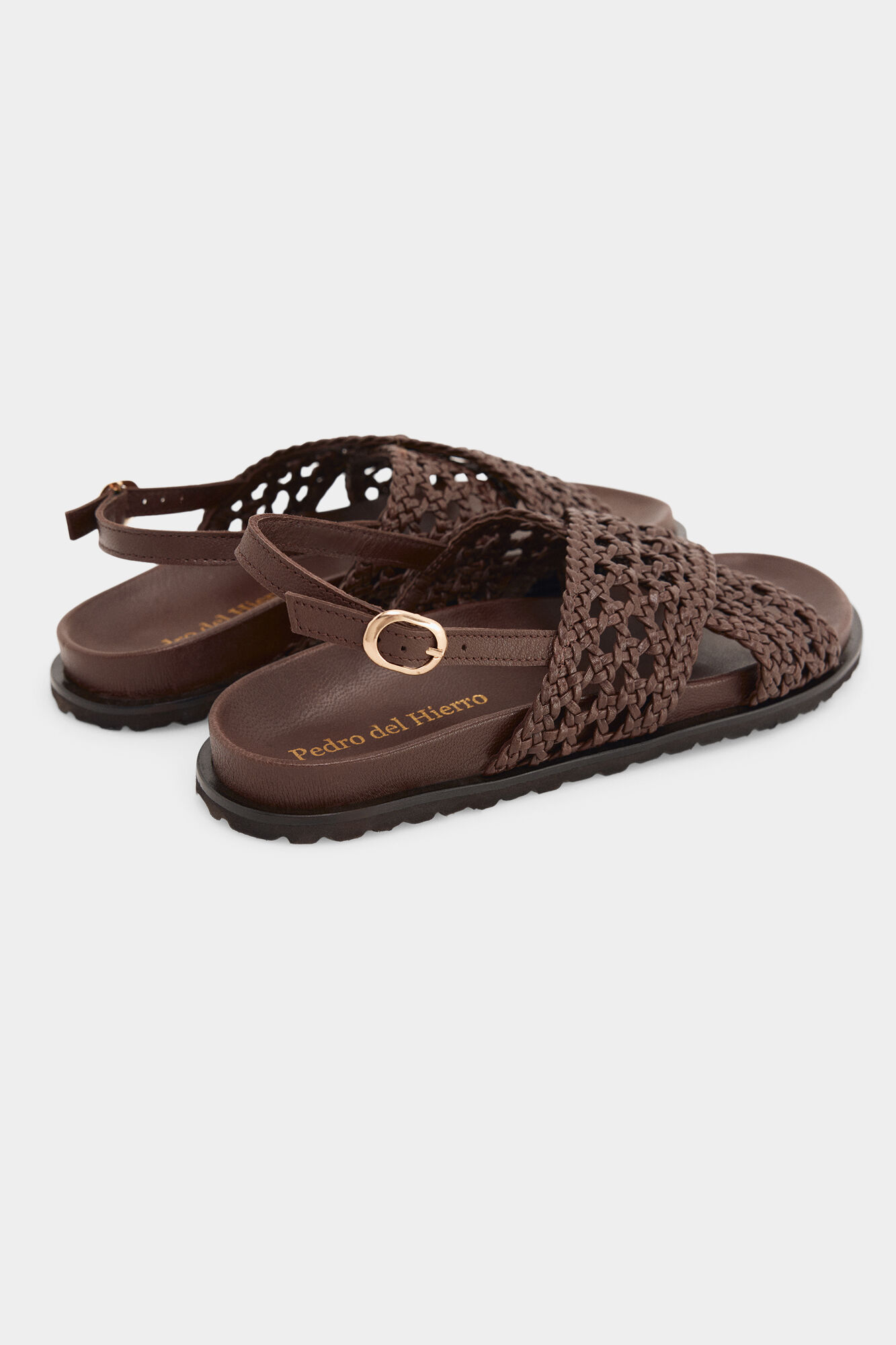 Pedro del Hierro Sandalia trenzada Marr&oacute;n