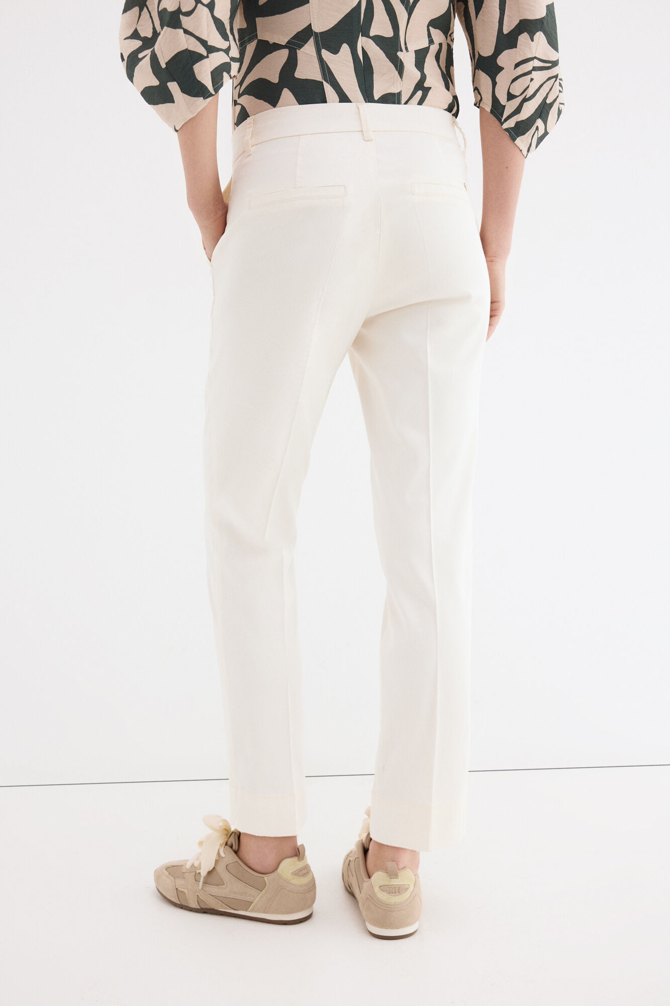 Pedro del Hierro Pantalones slim cl&aacute;sicos Crudo