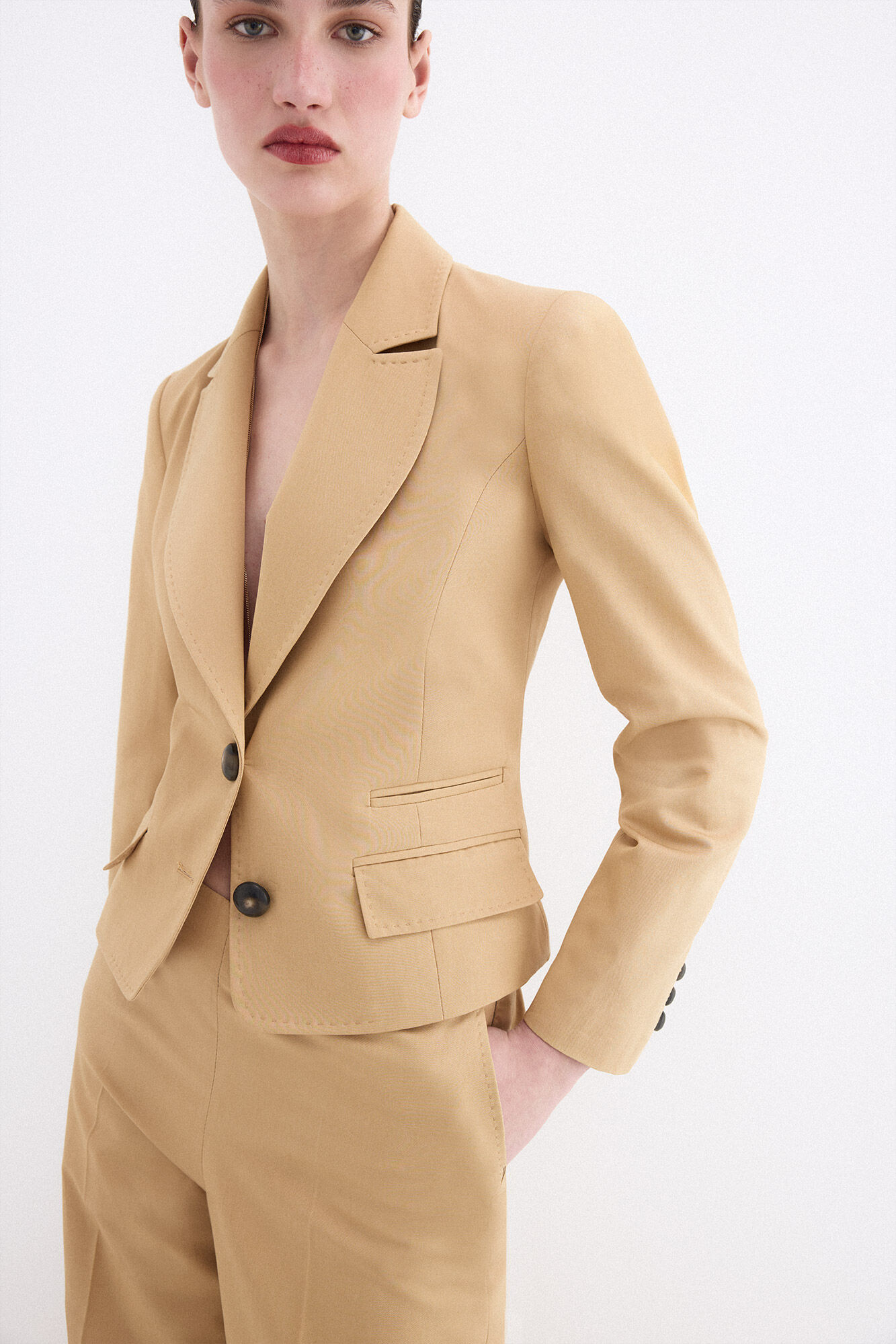 Pedro del Hierro Blazer crop de traje camel Beige