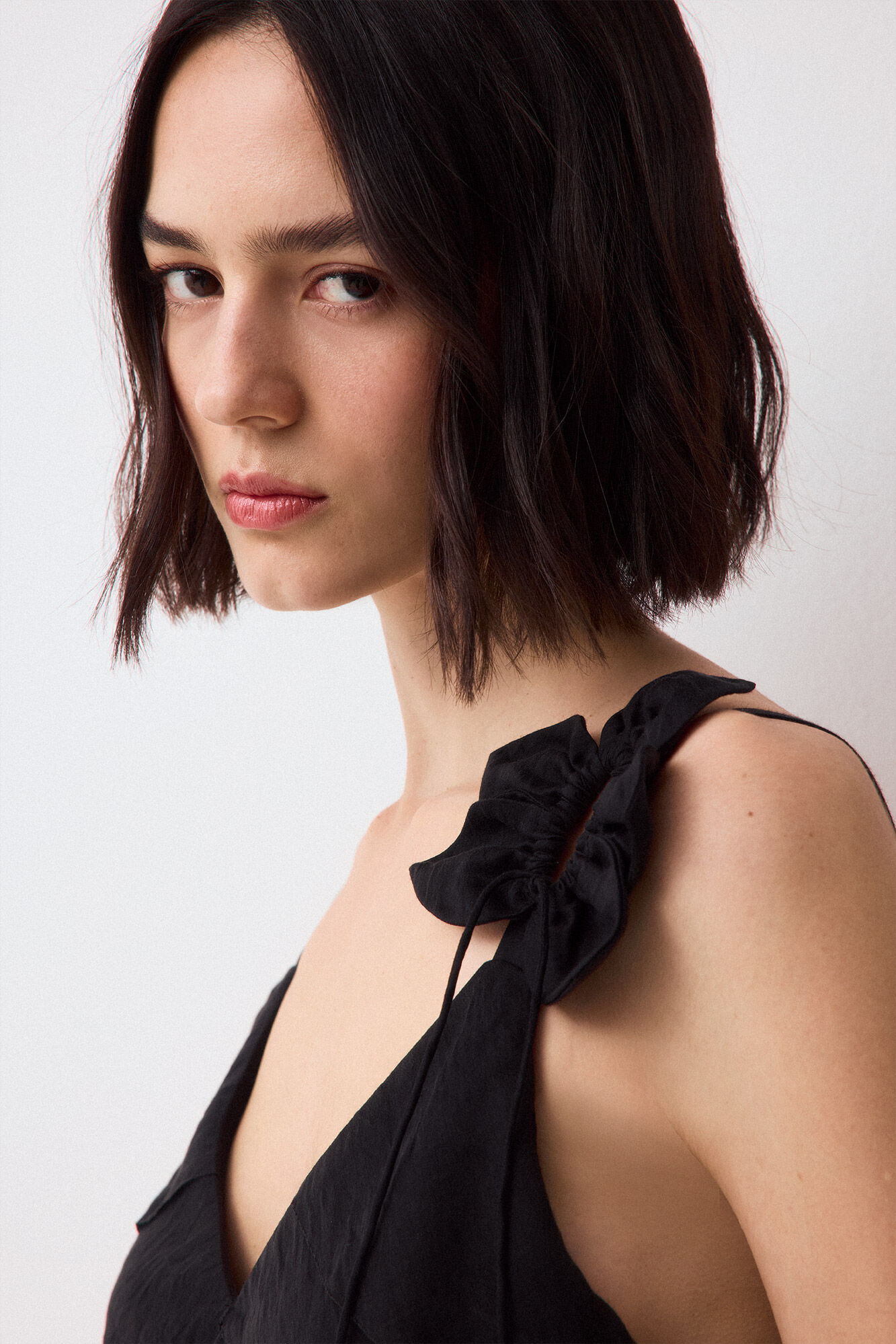 Pedro del Hierro Vestido de flores con volantes Negro