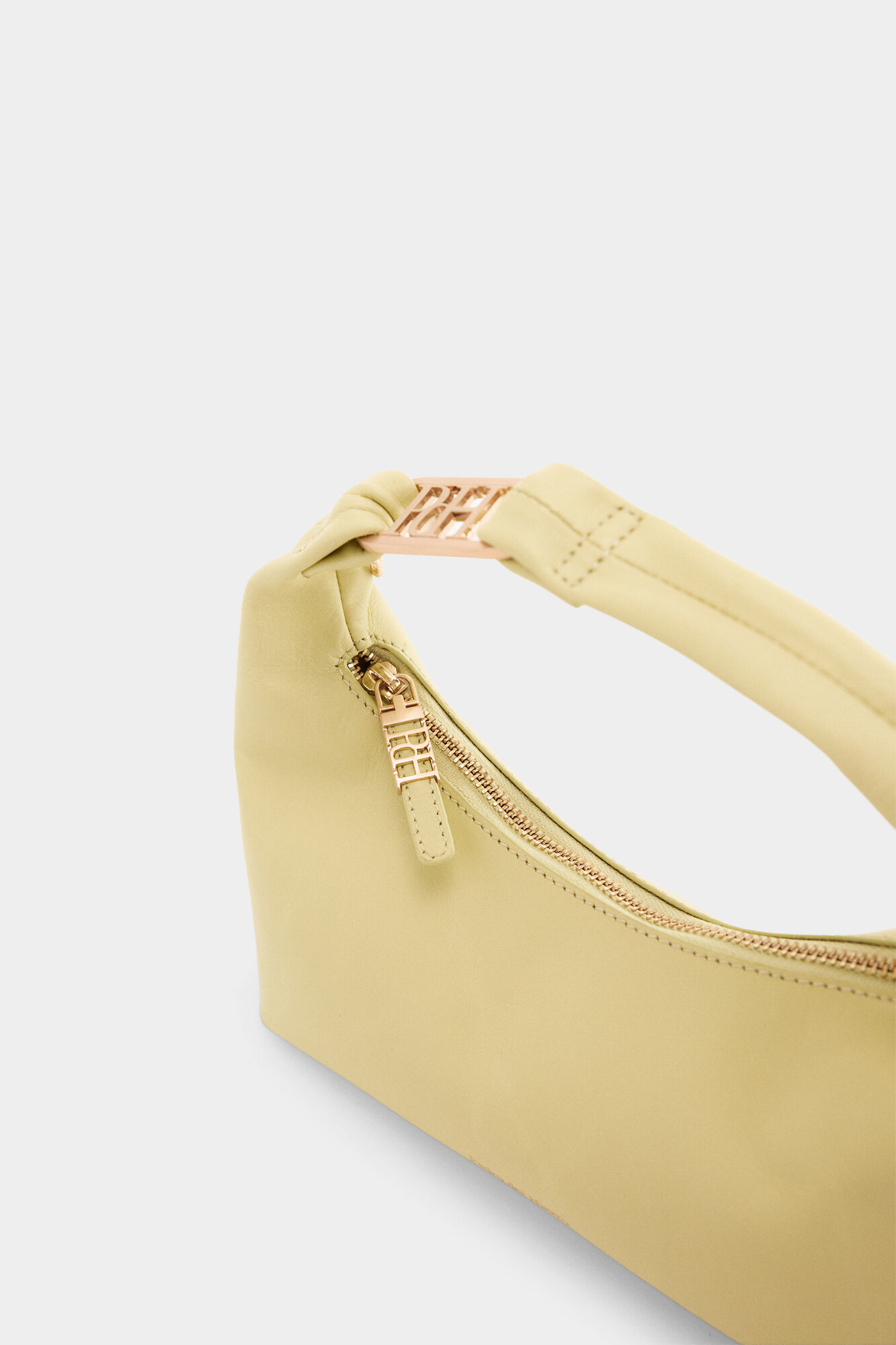 Pedro del Hierro Bolsa de piel media luna Verde