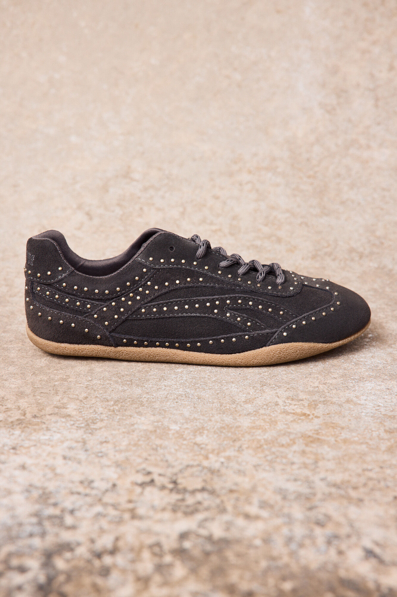 Slowlove Zapatilla de piel con tachas Gris