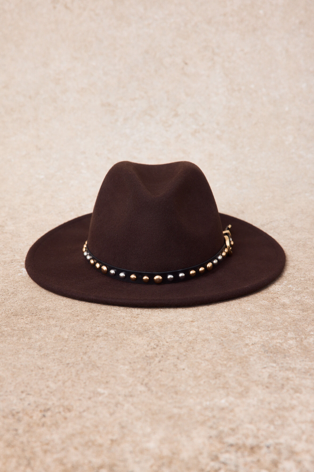 Slowlove Sombrero tachuelas Marr&oacute;n oscuro