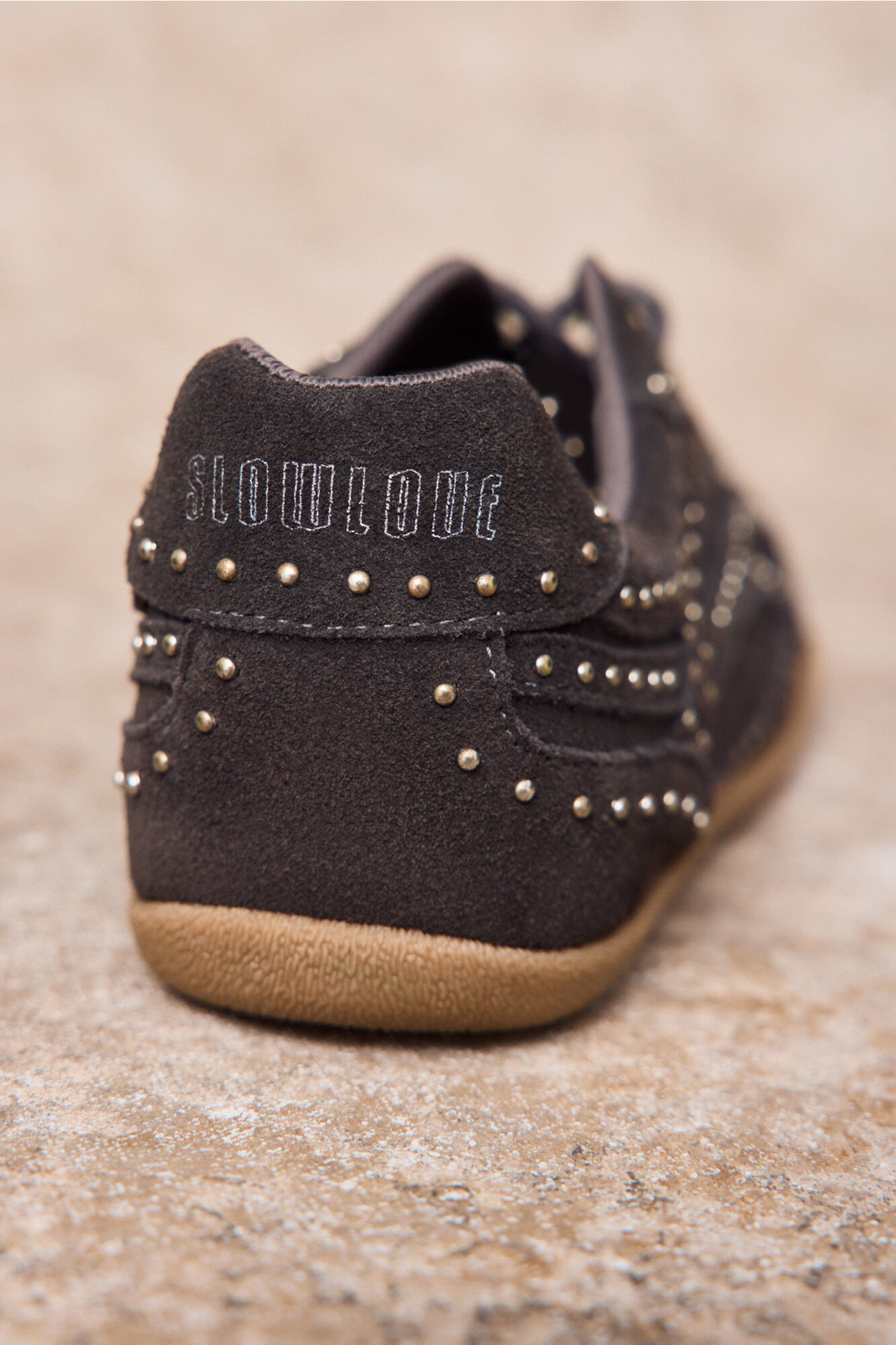 Slowlove Zapatilla de piel con tachas Gris