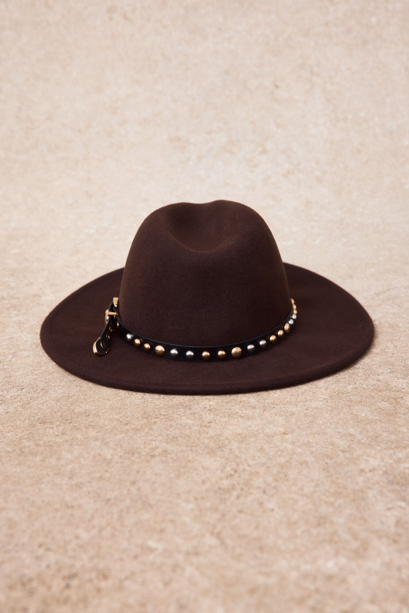 Slowlove Sombrero tachuelas Marr&oacute;n oscuro