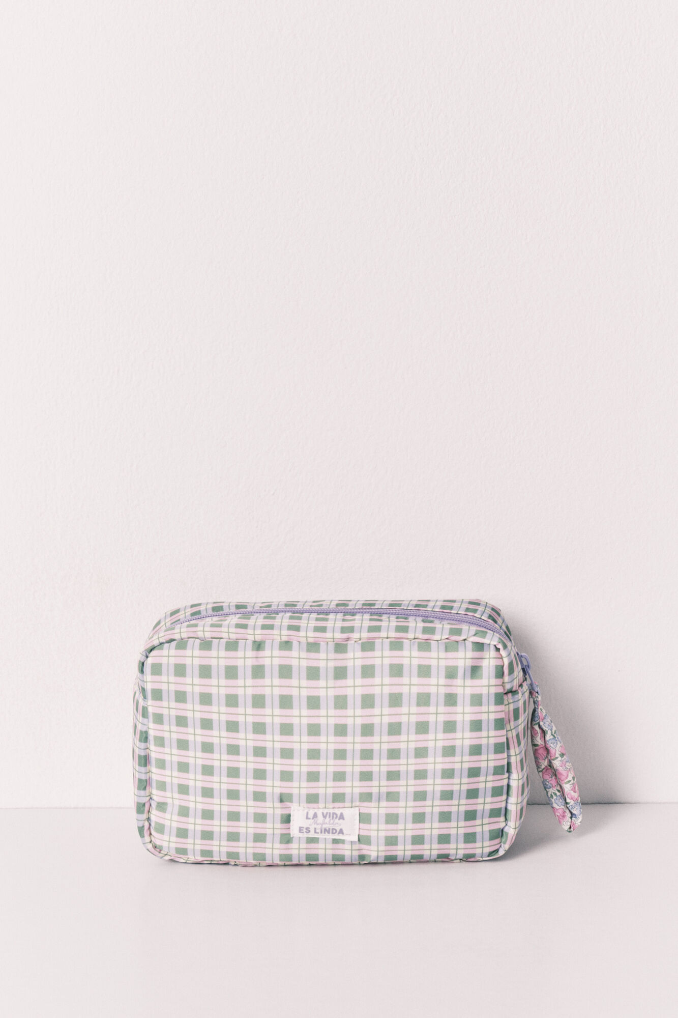 Women'secret Neceser mediano de cuadros Mafalda rosa