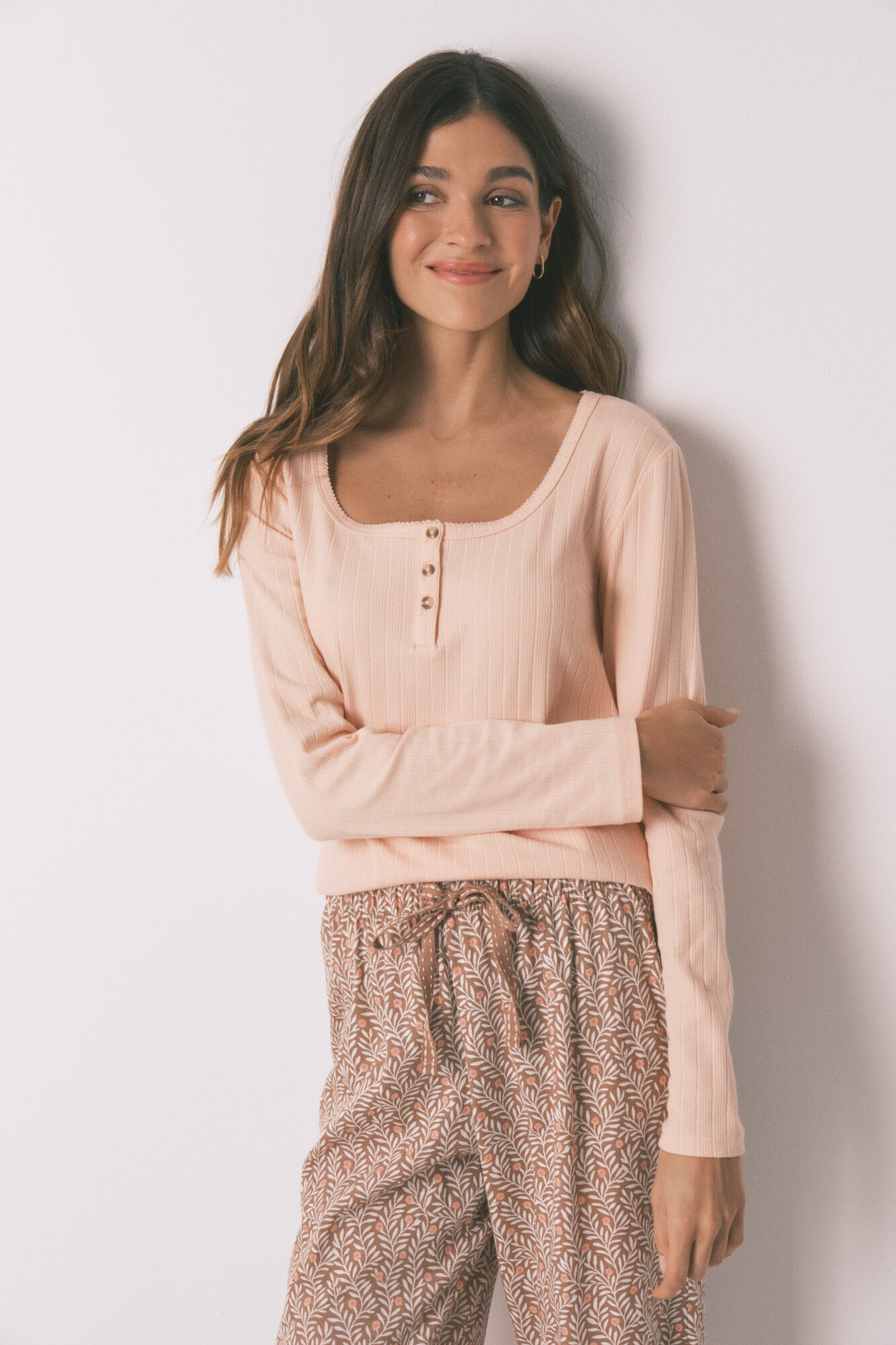 Women'secret Pijama larga estampado de flores de algod&oacute;n rosa naranja