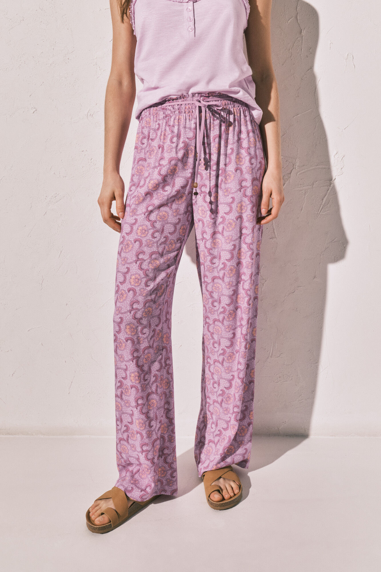 Women'secret Pantal&oacute;n largo estampado de flores rosa rosa