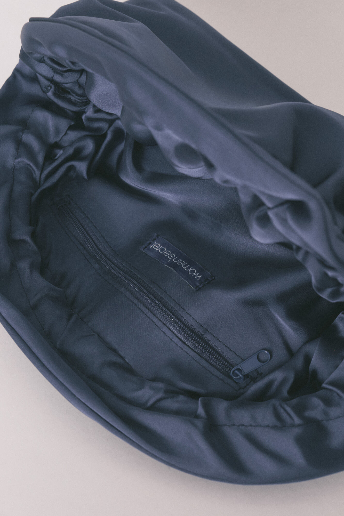 Women'secret Neceser azul sat&eacute;n cierre sobre