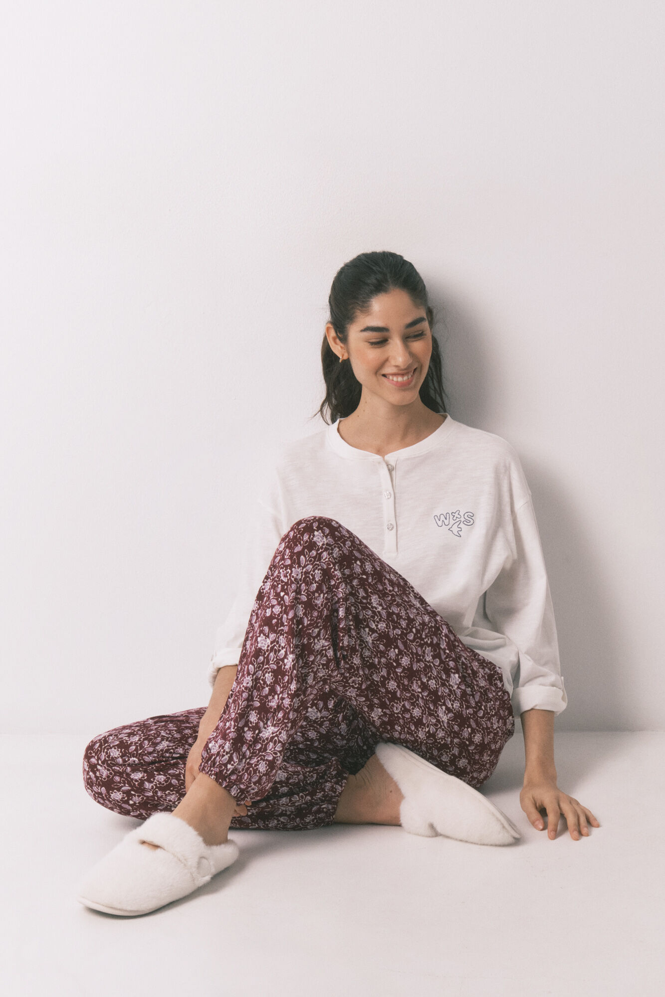 Women'secret Pantal&oacute;n largo estampado de flores granate