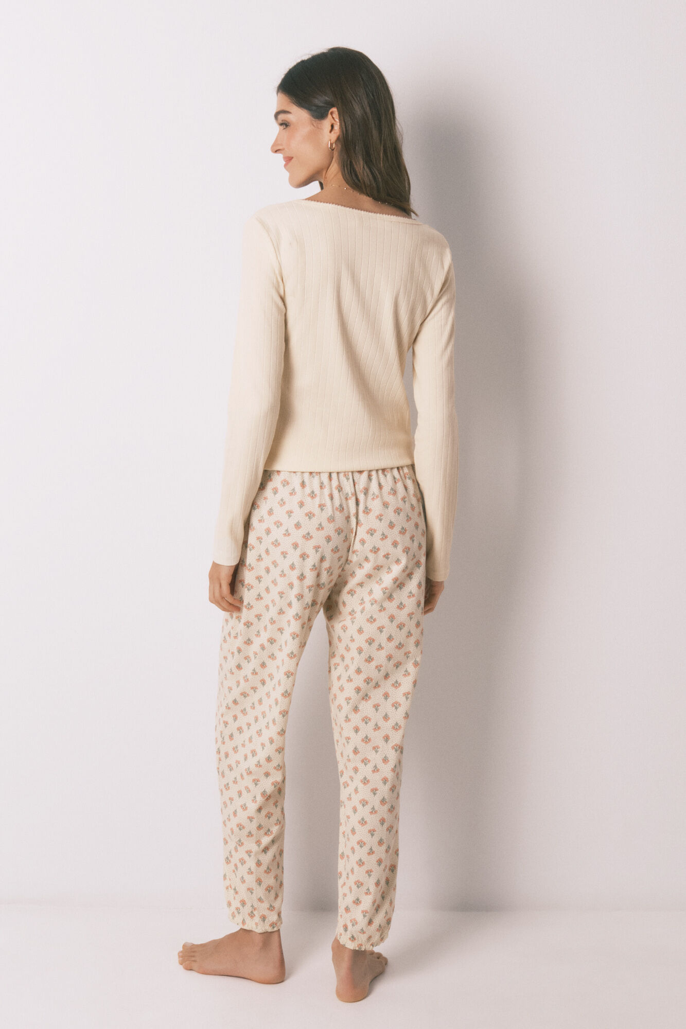 Women'secret Pijama larga estampado de flores de algod&oacute;n amarilla marfil