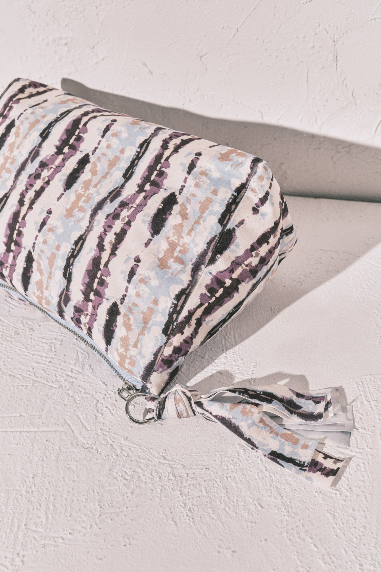 Women'secret Bolsa impermeable Tie Dye para traje de ba&ntilde;o caf&eacute; estampado