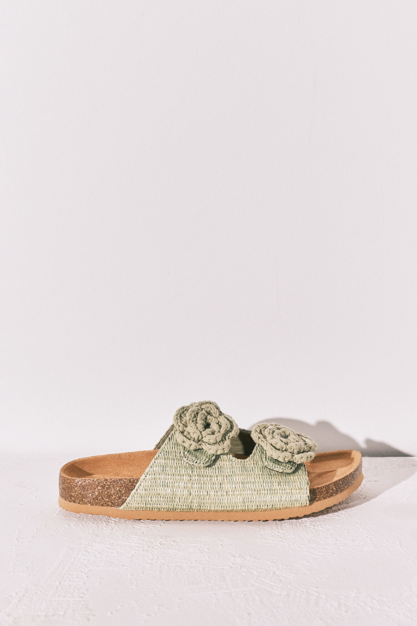Women'secret Sandalias bio de rafia con flor de crochet verde kaki