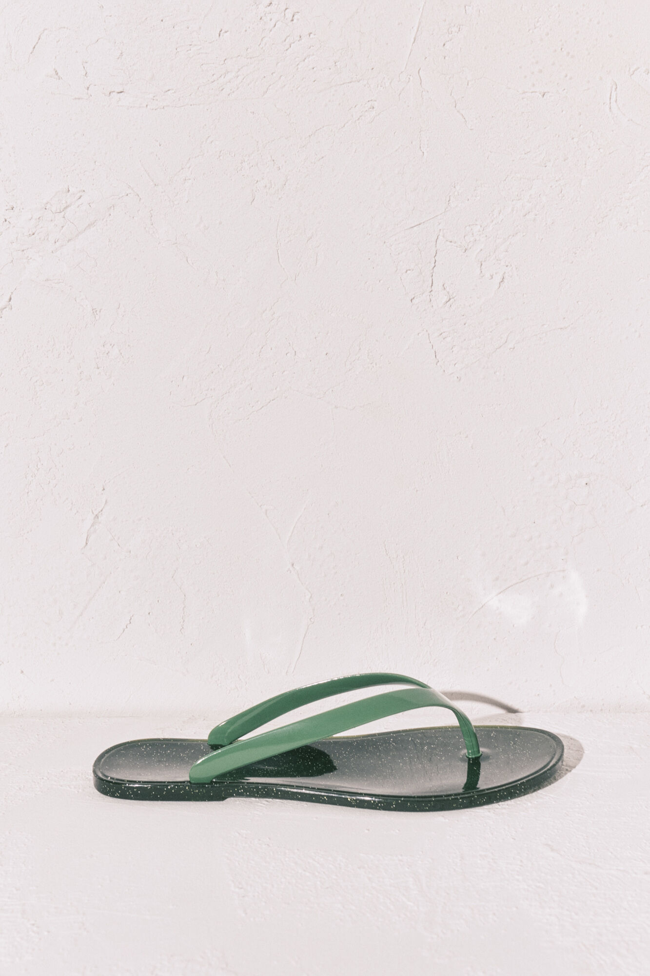 Women'secret Chanclas de dedo efecto brillo glitter verde kaki