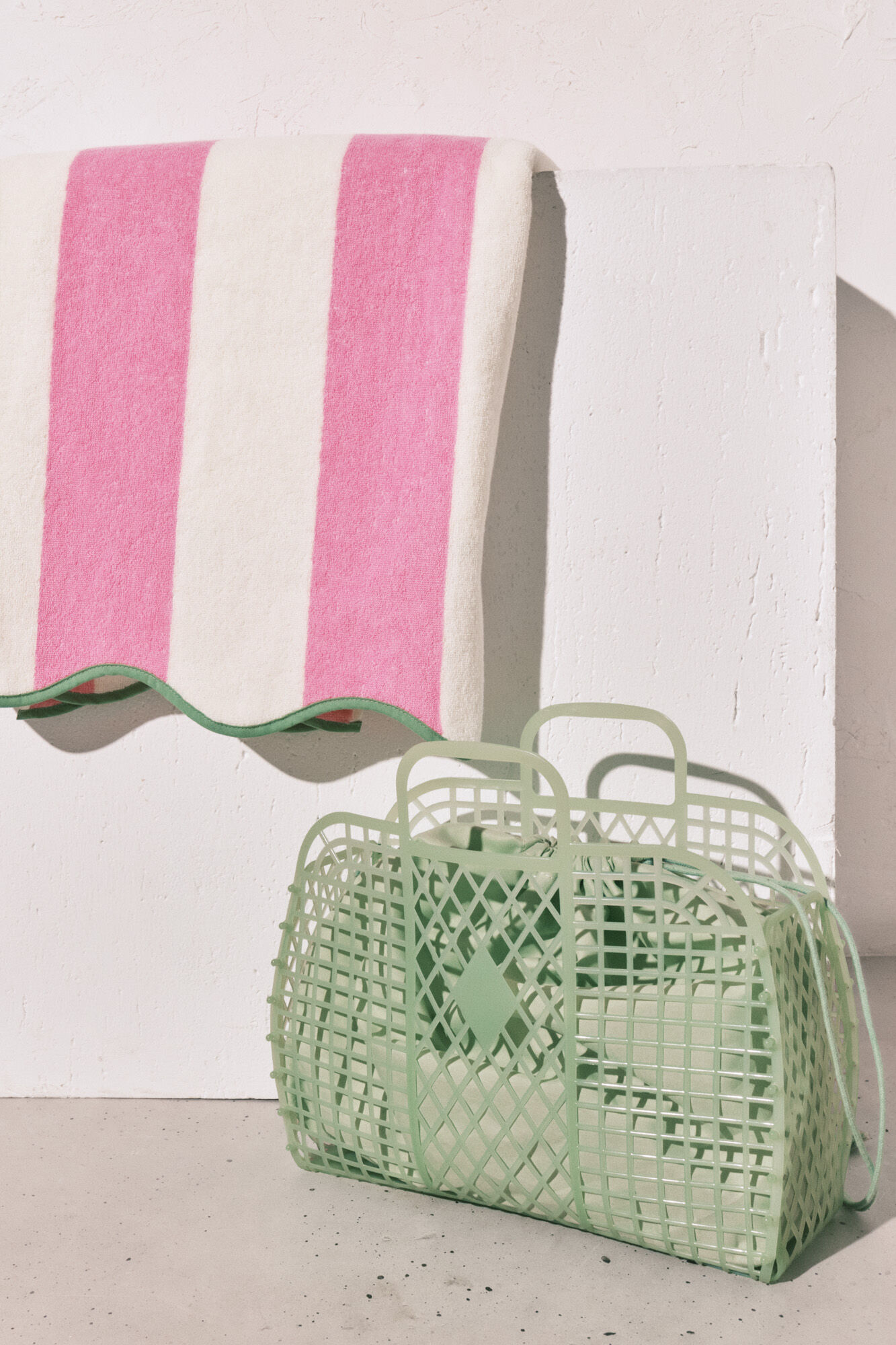 Women'secret Bolsa mediana jelly efecto de red verde