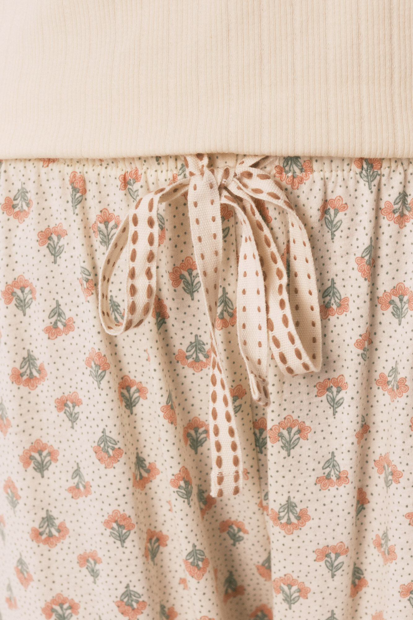 Women'secret Pijama larga estampado de flores de algod&oacute;n amarilla marfil