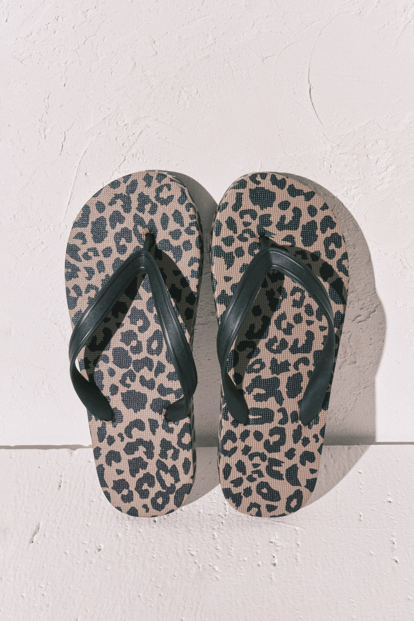 Women'secret Chanclas anchas animal print blanco