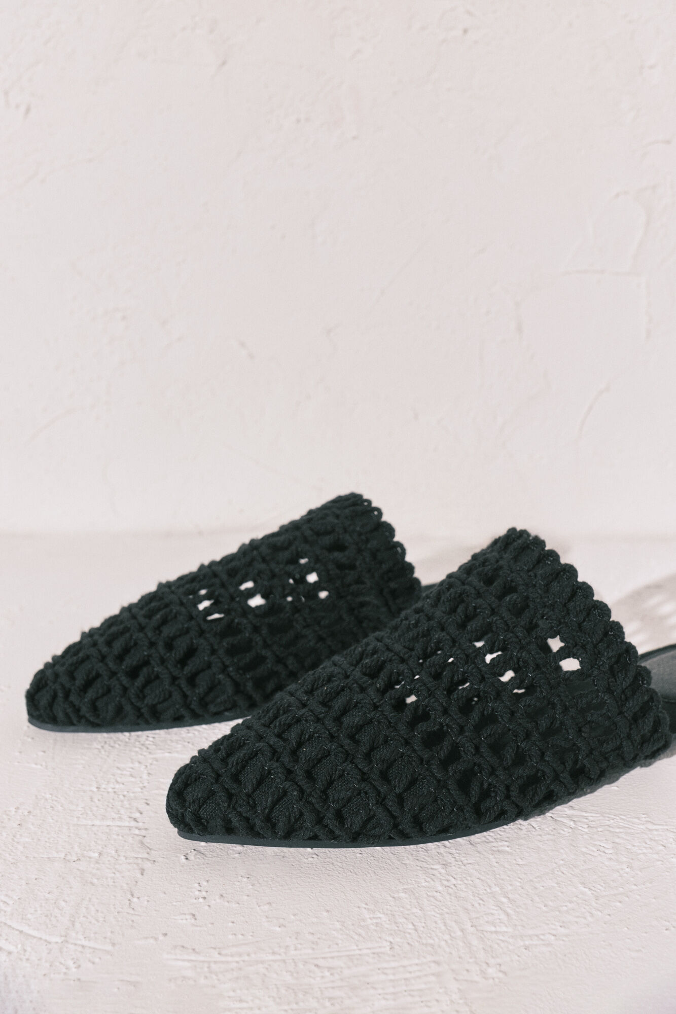 Women'secret Sandalia mule de crochet negra