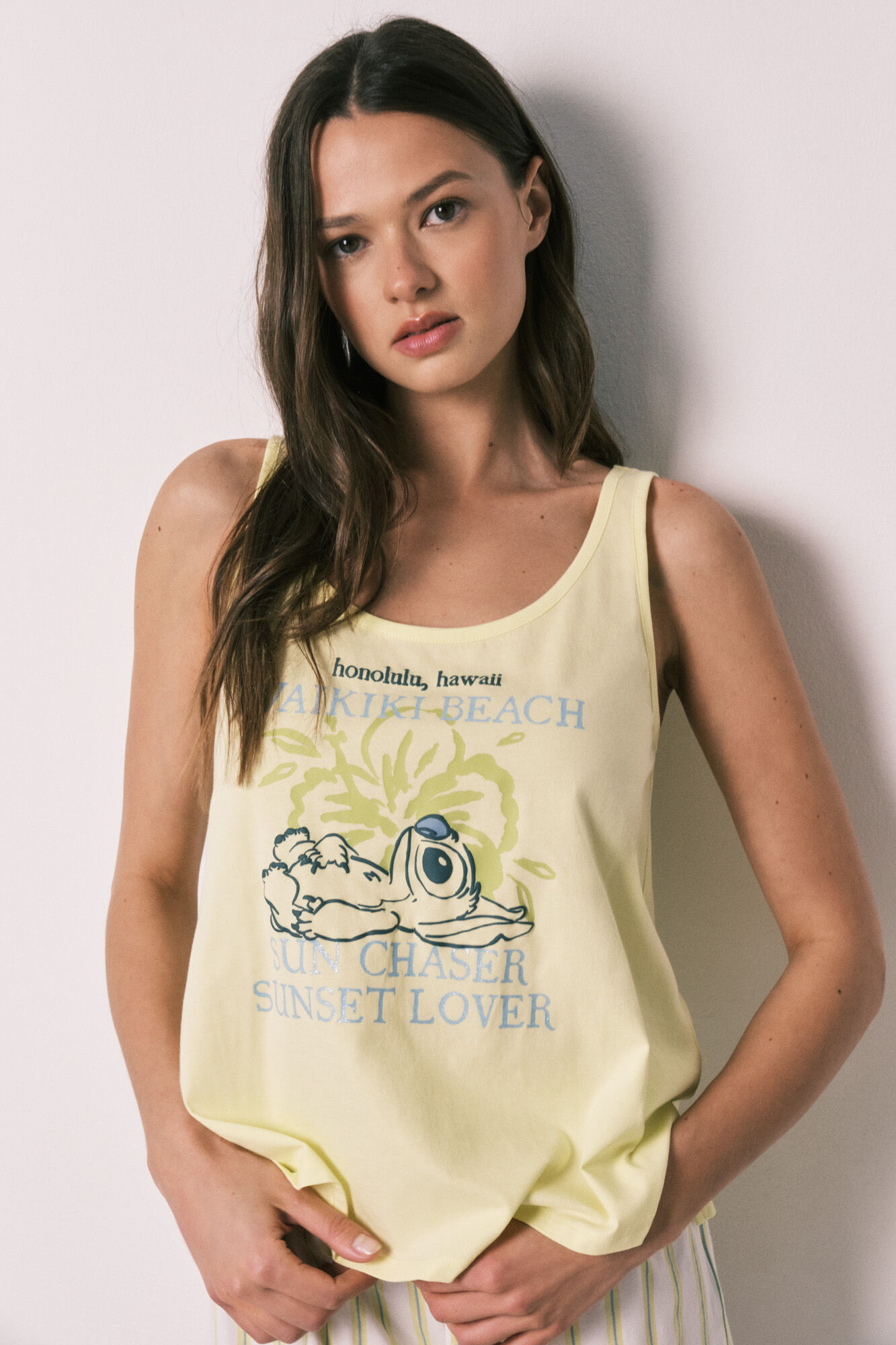 Women'secret Pijama corta de tirantes Stitch amarilla estampado