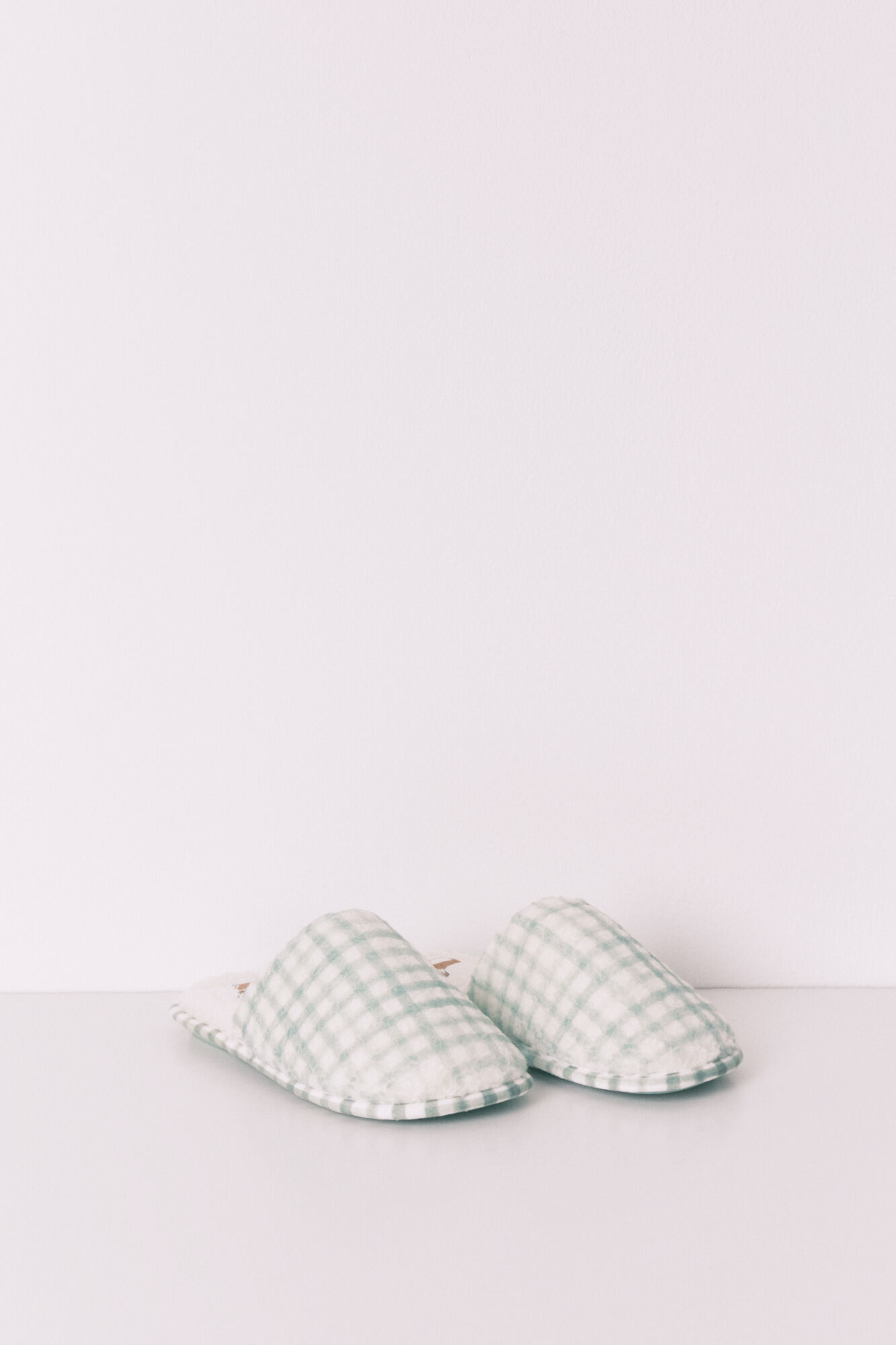 Women'secret Pantuflas a cuadros de borreguito verdes verde