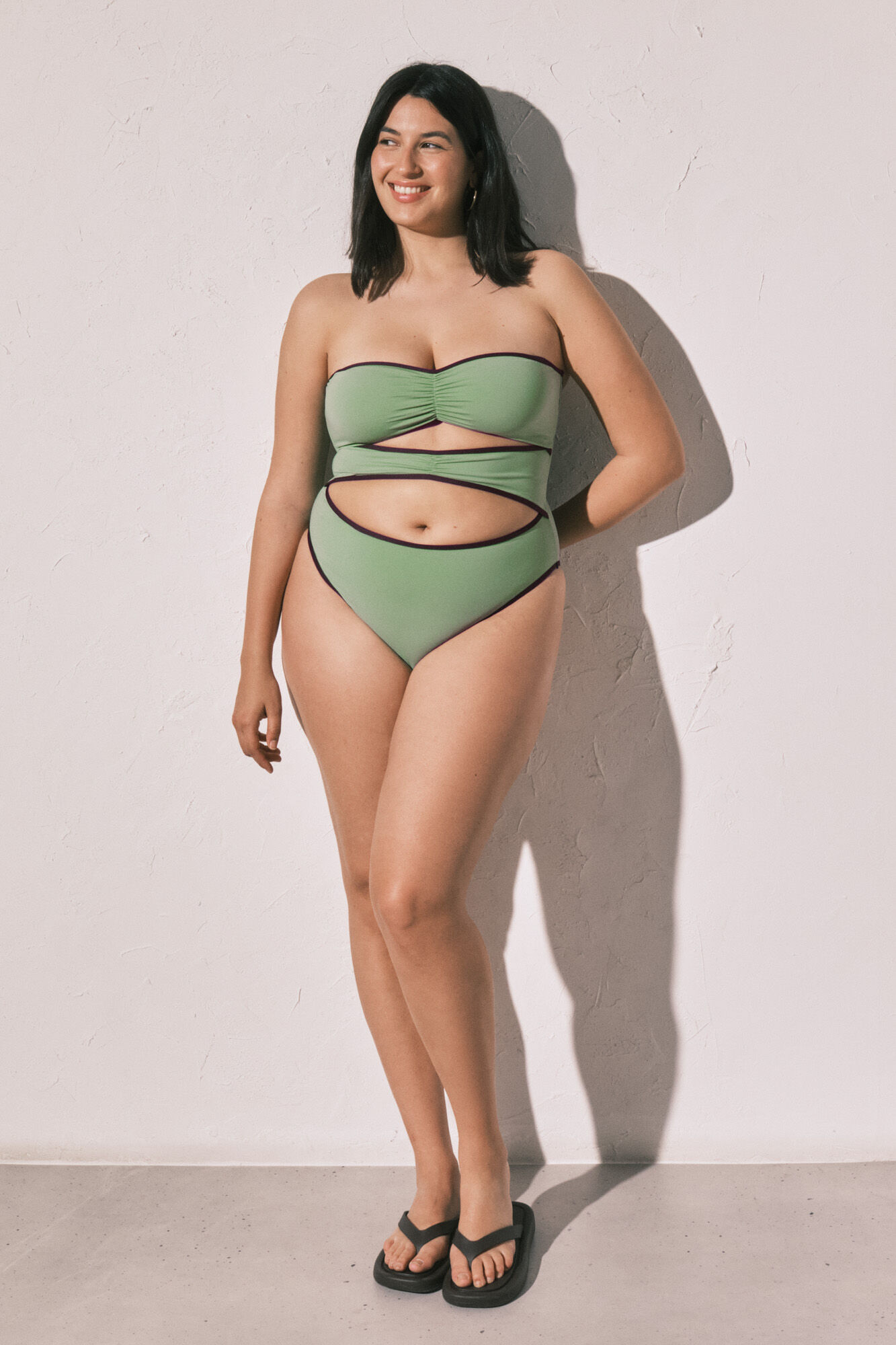 Women'secret Traje de ba&ntilde;o bandeau aberturas frontales verde verde