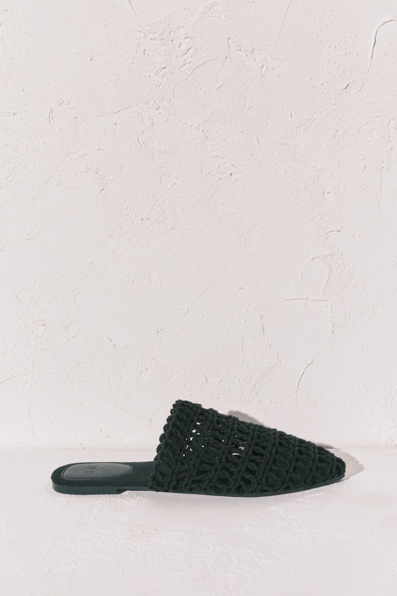 Women'secret Sandalia mule de crochet negra